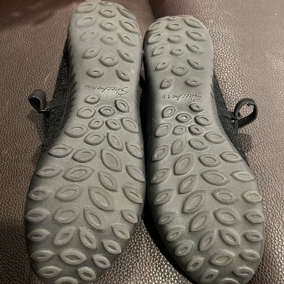 Size 8 Womens Skecher Be Light Florescent Black Slip On Strap Shoes 23258/BLK - Picture 4 of 4